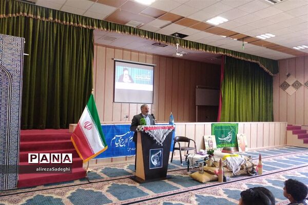 یادواره شهدای دانش‌آموز در دبیرستان امام علی(ع) ابرکوه