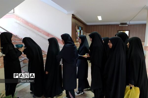 تجمع دانش‌آموزان  تهرانی در حمایت از کودکان غزه