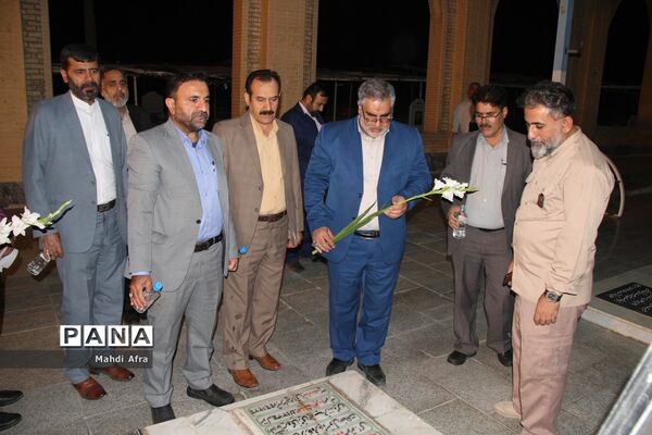 تجدید بیعت با مزار مطهر شهدای دانش‌آموز بهبهان