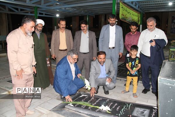 تجدید بیعت با مزار مطهر شهدای دانش‌آموز بهبهان