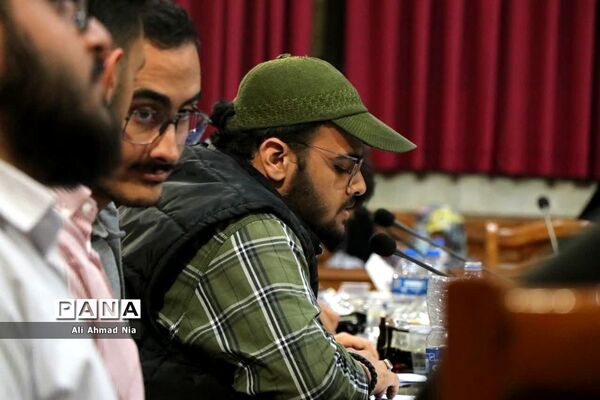نشست استاندار قم با دبیران تشکل‌های دانشجویی