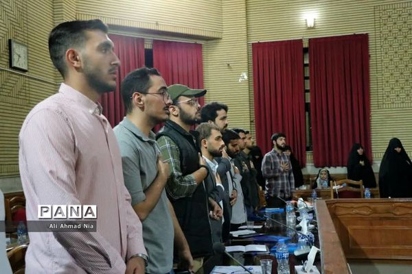 نشست استاندار قم با دبیران تشکل‌های دانشجویی