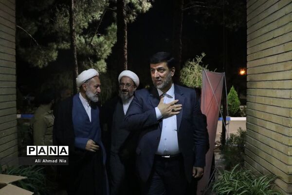 نشست استاندار قم با دبیران تشکل‌های دانشجویی