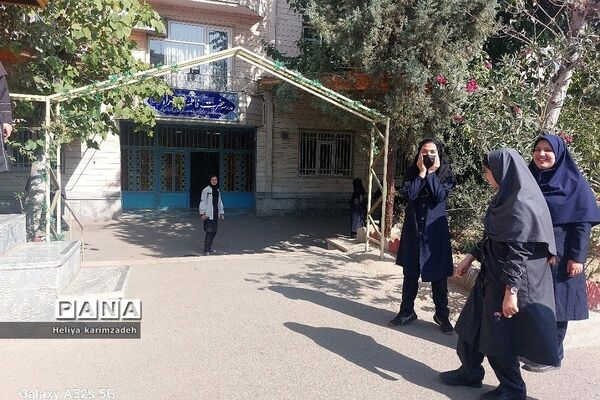برگزاری مسابقات ورزشی به‌مناسبت هفته تربیت‌بدنی در دبیرستان فاطمه‌الزهرا(س)