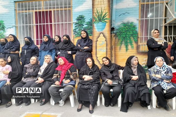 برگزاری مسابقه مادر دختری در دبیرستان استاد شهریار