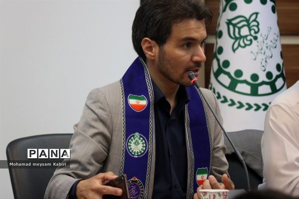 نشست هم‌اندیشی دانش‌آموزان پیشتاز جهادی در خصوص ایام الله 13 آبان