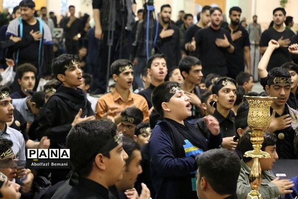 اجتماع نوجوانان فاطمی «از قم تا قدس» در حرم حضرت معصومه(س)