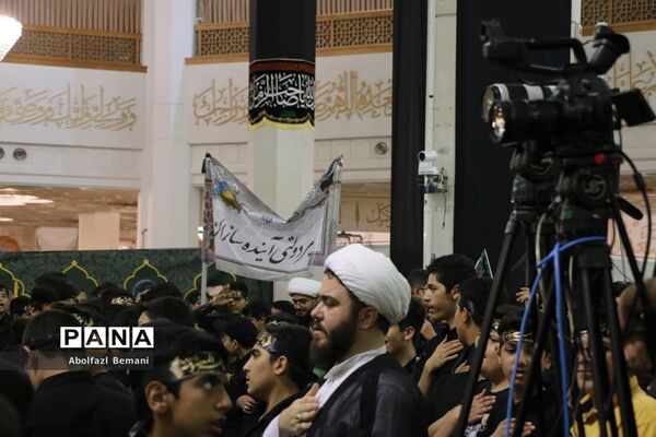 اجتماع نوجوانان فاطمی «از قم تا قدس» در حرم حضرت معصومه(س)