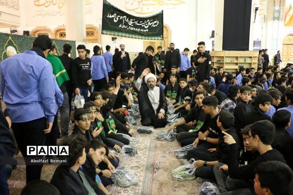 اجتماع نوجوانان فاطمی «از قم تا قدس» در حرم حضرت معصومه(س)