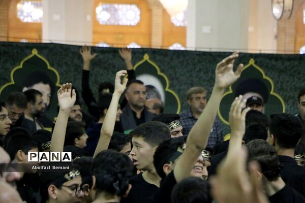 اجتماع نوجوانان فاطمی «از قم تا قدس» در حرم حضرت معصومه(س)
