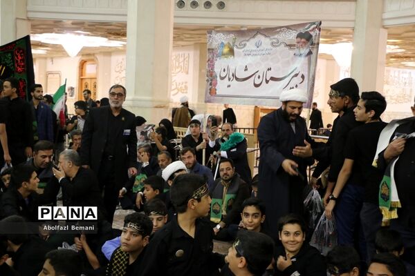 اجتماع نوجوانان فاطمی «از قم تا قدس» در حرم حضرت معصومه(س)