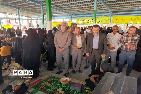 غبارروبی و عطر افشانی مزار مطهر شهدای مدرسه شهید پیروز بهبهان