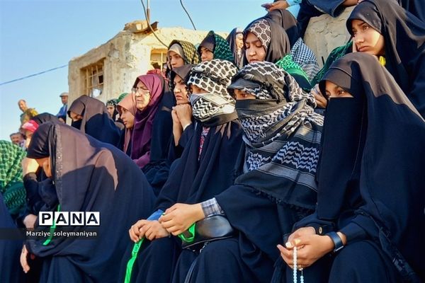 بازدید دانش‌آموزان اصفهانی شرکت کننده در اردوی راهیان نور از موزه ملی دفاع مقدس شهر خرمشهر