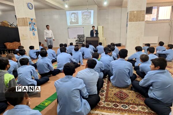 حضور مدیر و کارشناس کانون فرهنگی تربیتی شهید کشاورزی در مدارس شهرستان مهریز
