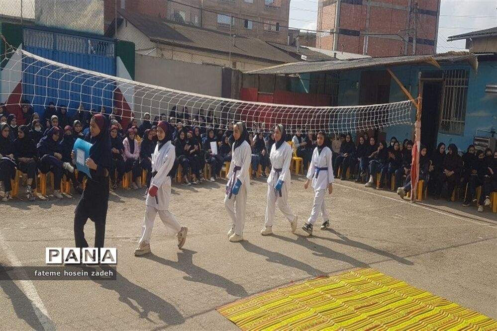 گرامیداشت هفته تربیت‌بدنی در دبیرستان سید صمد حسینی قائمشهر