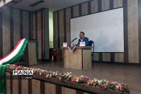 جلسه انجمن اولیا و مربیان و آموزش خانواده در کانون ملائک شهرستان‌قرچک