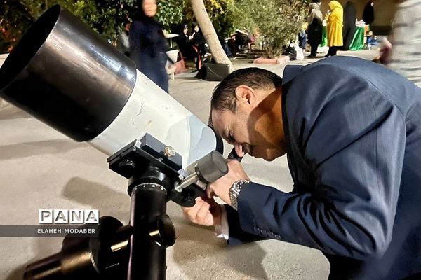 کارگاه آموزشی آشنایی با نجوم  و رصد ماه و صور فلکی در پژوهش‌سرای دانش‌آموزی کاوش کهریزک