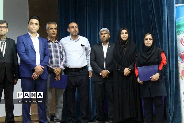 تجلیل از خانواده شهدا، فعالان حوزه تربیت‌بدنی و مدال‌آوران مسابقات ورزشی کشوری در بوشهر