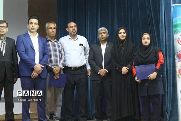 تجلیل از خانواده شهدا، فعالان حوزه تربیت‌بدنی و مدال‌آوران مسابقات ورزشی کشوری در بوشهر