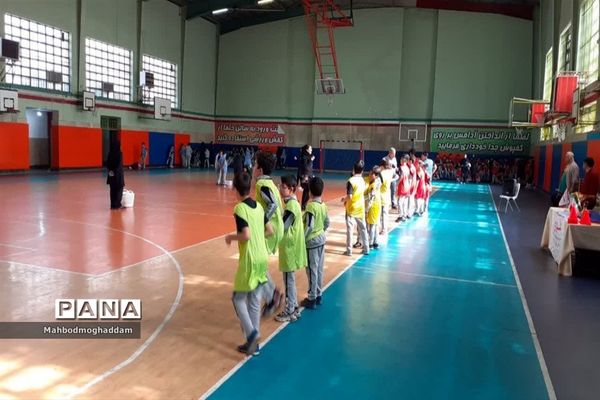 افتتاحیه المپیادورزشی درون مدرسه‌ای دبستان پسرانه علوی منطقه ۱۳