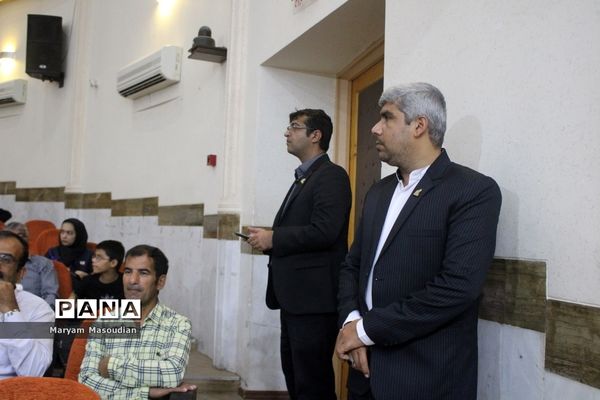 تجلیل از خانواده شهدا، فعالان حوزه تربیت‌بدنی و مدال‌آوران مسابقات ورزشی کشوری در بوشهر