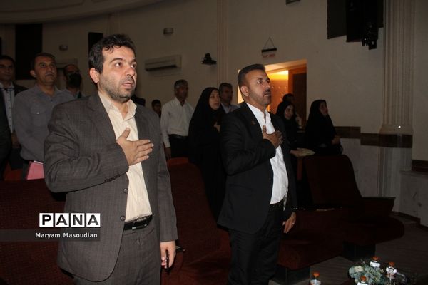 تجلیل از خانواده شهدا، فعالان حوزه تربیت‌بدنی و مدال‌آوران مسابقات ورزشی کشوری در بوشهر