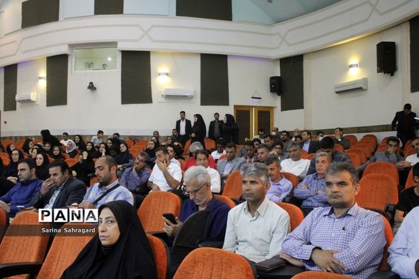 تجلیل از خانواده شهدا، فعالان حوزه تربیت‌بدنی و مدال‌آوران مسابقات ورزشی کشوری در بوشهر