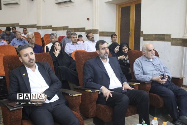 تجلیل از خانواده شهدا، فعالان حوزه تربیت‌بدنی و مدال‌آوران مسابقات ورزشی کشوری در بوشهر