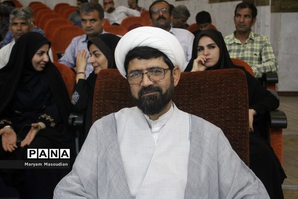 تجلیل از خانواده شهدا، فعالان حوزه تربیت‌بدنی و مدال‌آوران مسابقات ورزشی کشوری در بوشهر