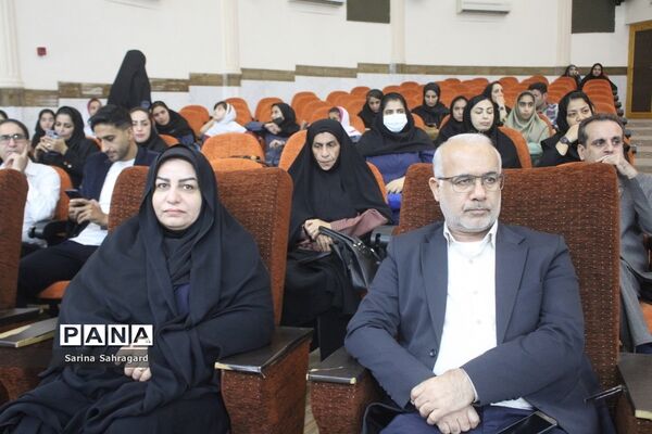 تجلیل از خانواده شهدا، فعالان حوزه تربیت‌بدنی و مدال‌آوران مسابقات ورزشی کشوری در بوشهر