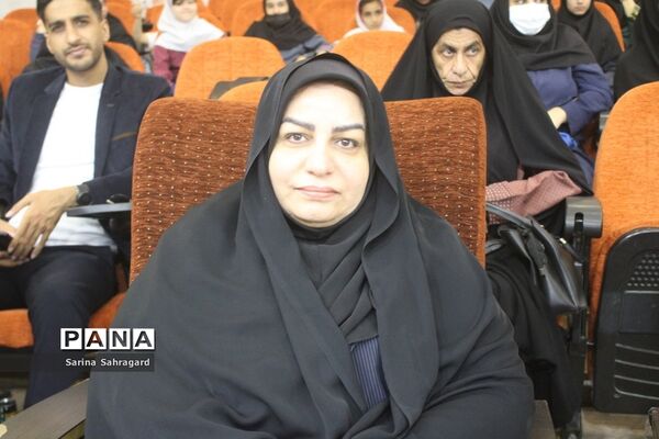 تجلیل از خانواده شهدا، فعالان حوزه تربیت‌بدنی و مدال‌آوران مسابقات ورزشی کشوری در بوشهر