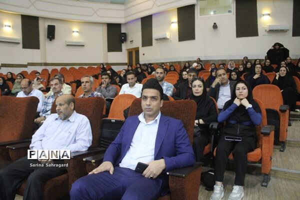 تجلیل از خانواده شهدا، فعالان حوزه تربیت‌بدنی و مدال‌آوران مسابقات ورزشی کشوری در بوشهر