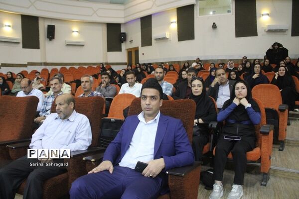 تجلیل از خانواده شهدا، فعالان حوزه تربیت‌بدنی و مدال‌آوران مسابقات ورزشی کشوری در بوشهر