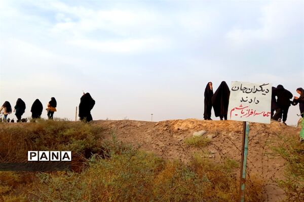 دانش آموزان  استان اصفهان  از منطقه جنگی ذوالفقاریه ء آبادان در اردوی راهیان نور
