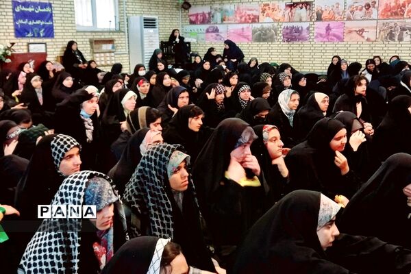 دانش آموزان  استان اصفهان  از منطقه جنگی ذوالفقاریه ء آبادان در اردوی راهیان نور