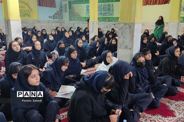 جلسه پاسخگویی به شبهات دینی دانش‌آموزان در مدرسه مهدیه شهریار