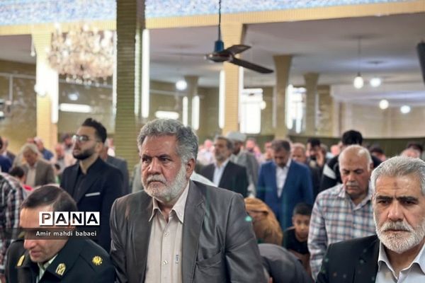 برگزاری نماز جمعه رودهن با حضور و مشارکت دانش‌آموزان بسیجی