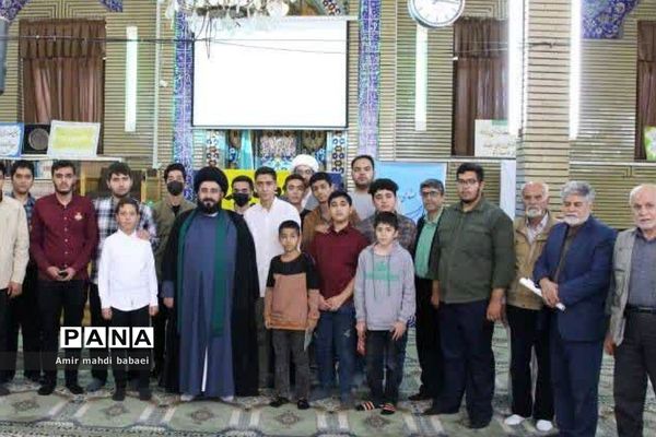 برگزاری نماز جمعه رودهن با حضور و مشارکت دانش‌آموزان بسیجی