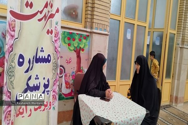 میز خدمت در نماز جمعه شهر اندیشه