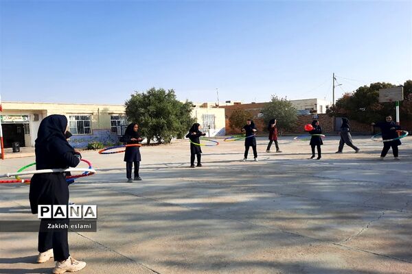 گرامیداشت هفته تربیت‌بدنی در دبیرستان متوسطه اول سمیه شهرستان خاتم