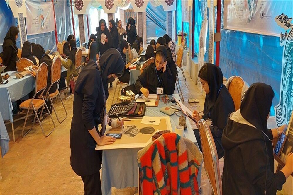 حضور دانش‌آموزان دختر منتخب خراسان شمالی در اختتامیه کشوری جشنواره فرهنگی هنری امید فردا