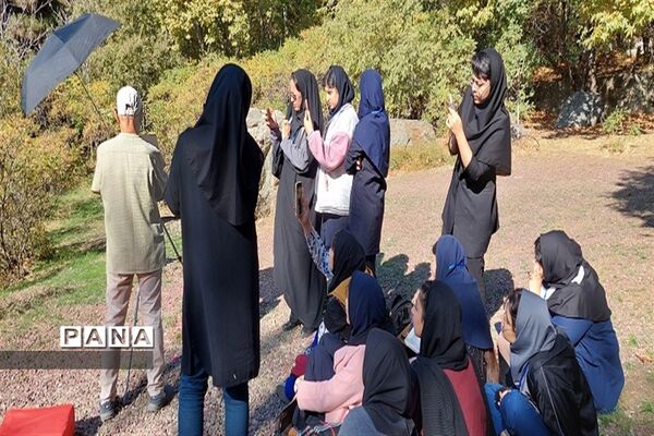 حضور دانش‌آموزان دختر منتخب خراسان شمالی در اختتامیه کشوری جشنواره فرهنگی هنری امید فردا