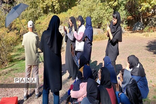 حضور دانش‌آموزان دختر منتخب خراسان شمالی در اختتامیه کشوری جشنواره فرهنگی هنری امید فردا