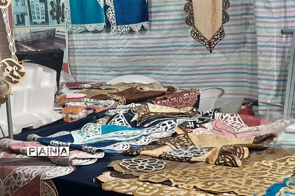 نمایشگاه غرفه‌های سنتی، صنایع‌دستی و مشاغل خانگی در بوستان کوهسنگی
