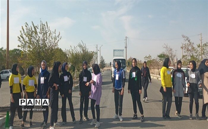 برگزاری مسابقه دو صحرانوردی به مناسبت هفته تربیت‌بدنی در رباط‌کریم