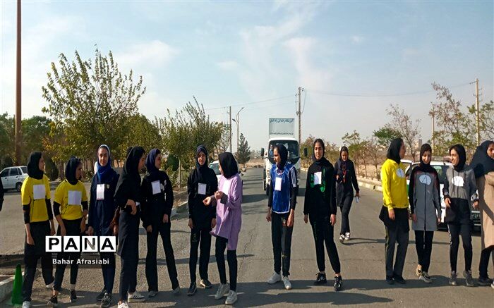 برگزاری مسابقه دو صحرانوردی به مناسبت هفته تربیت‌بدنی در رباط‌کریم