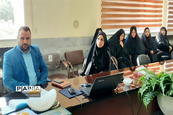 برگزاری جلسه توجیهی و آموزشی آموزش فرهنگ ترافیک و پدافند غیر عامل ویژه رانندگان سرویس‌های دانش‌آموزی مدارس شهرستان کلات