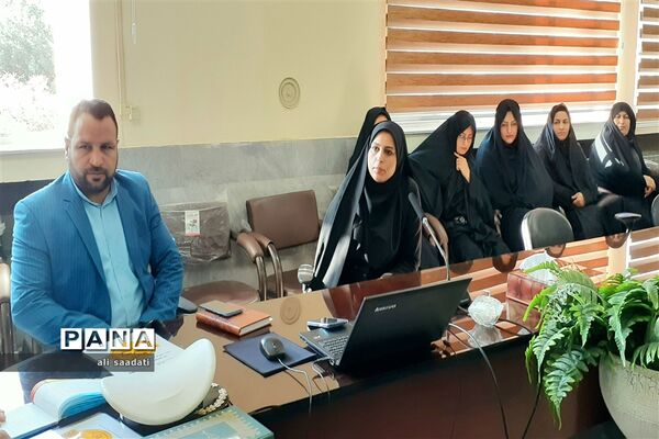 برگزاری جلسه توجیهی و آموزشی آموزش فرهنگ ترافیک و پدافند غیر عامل ویژه رانندگان سرویس‌های دانش‌آموزی مدارس شهرستان کلات