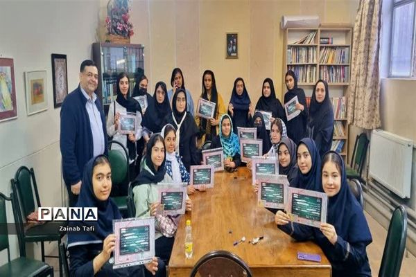 کارگاه آموزشی «استم »با رویکرد پرورش مهارت‌های تفکر و خلاقیت در اسلامشهر