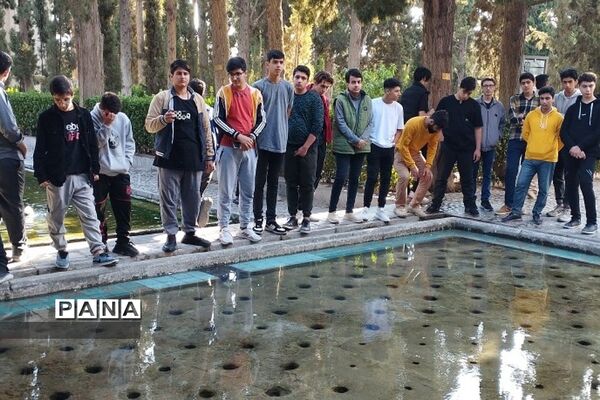اردوی دانش‌آموزان ناحیه 2 ری در باغ فین کاشان